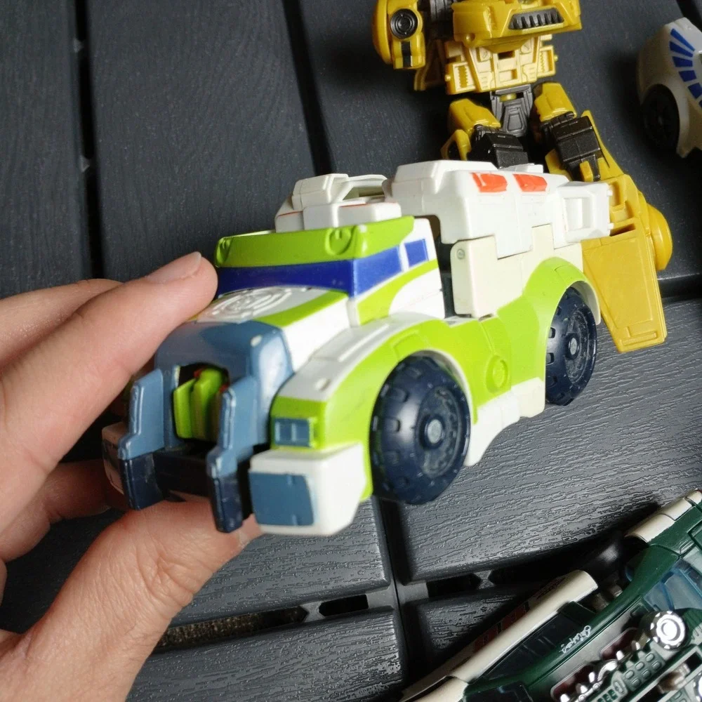 ASSORTED LOT OF 5 VTG + MODERN TRANSFORMERS VEHICLES FIGURES INCOMPLETE/COMPLETE